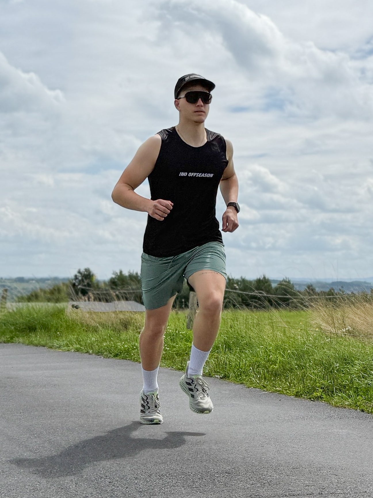 PERFORMANCE SINGLET